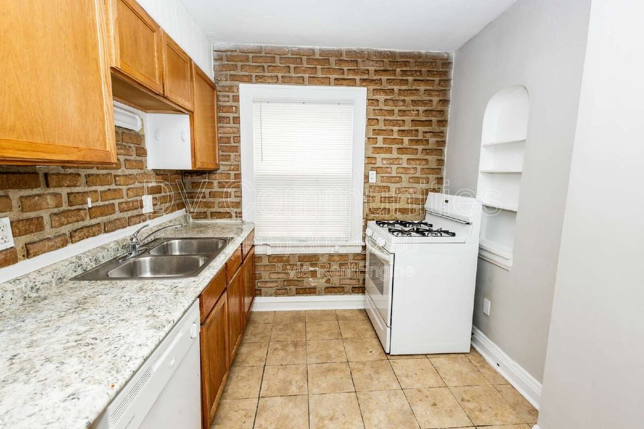 3579 Riedham Rd #UP - Photo 7 of 22