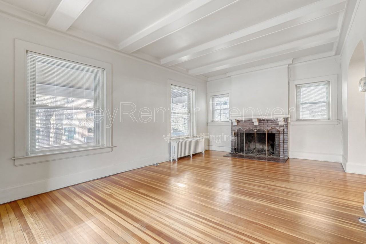 1275 Detroit St #B - Photo 3 of 12