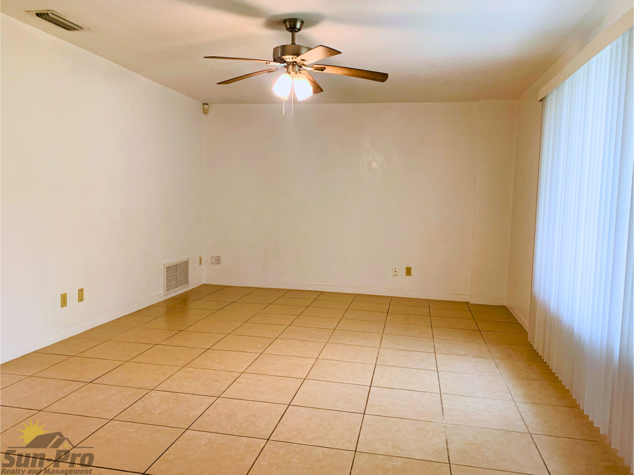 1505 Edgewater Rd - Photo 4 of 13