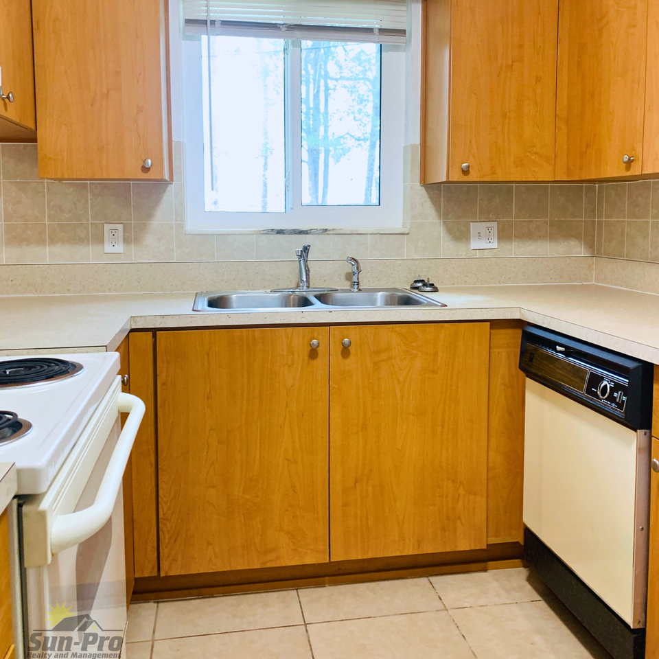 1505 Edgewater Rd - Photo 6 of 13