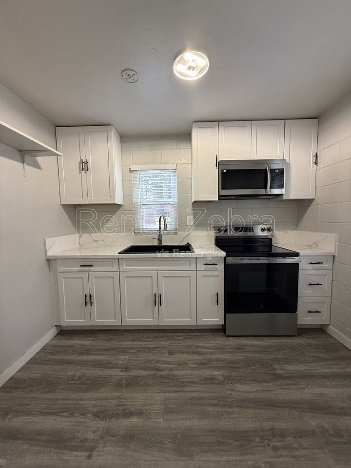 8301 Trout Ave #4 - Photo 2 of 16