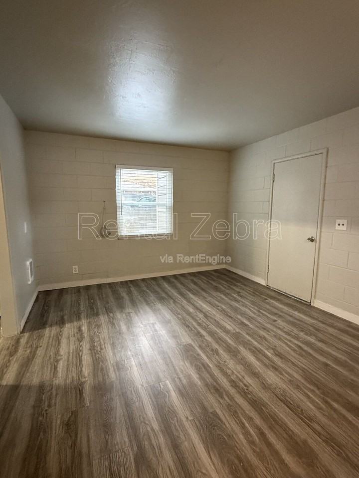 8301 Trout Ave #4 - Photo 7 of 16