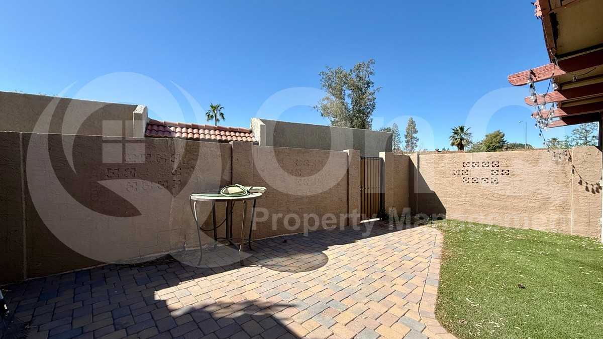 633 N May #31 - Photo 2 of 16