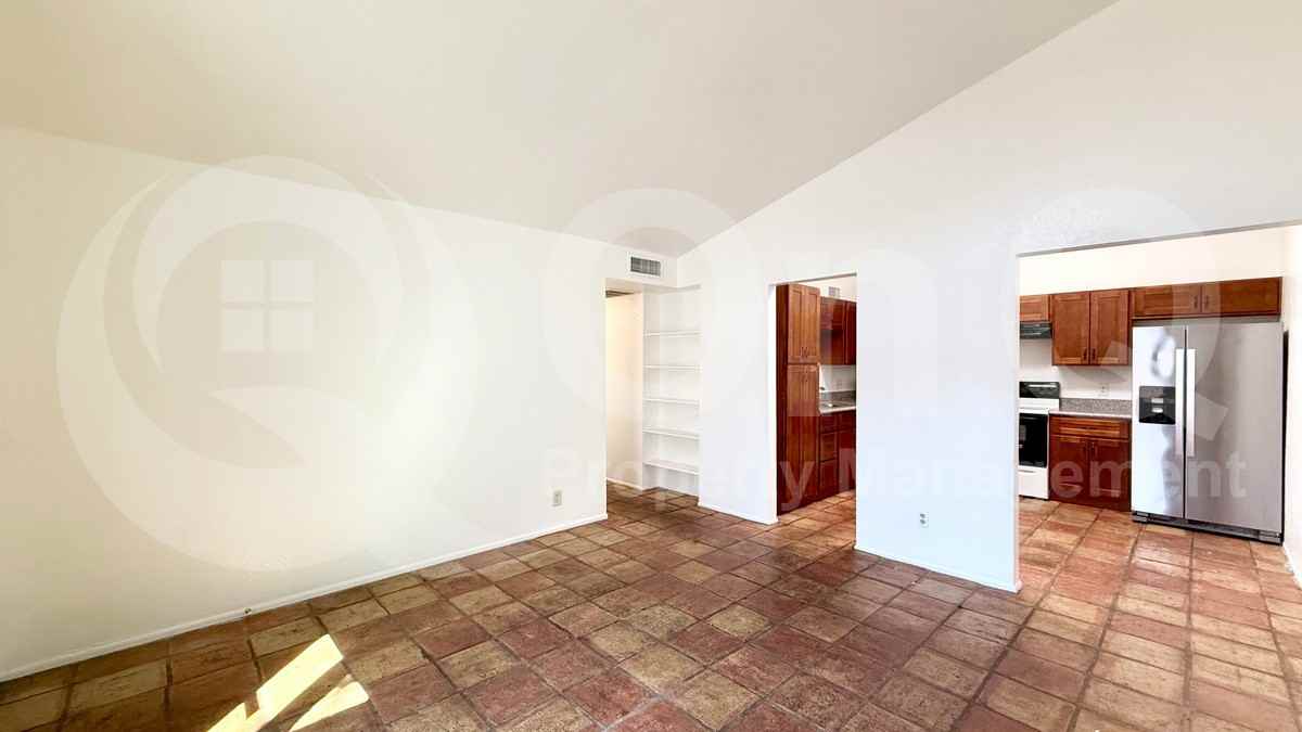 633 N May #31 - Photo 4 of 16