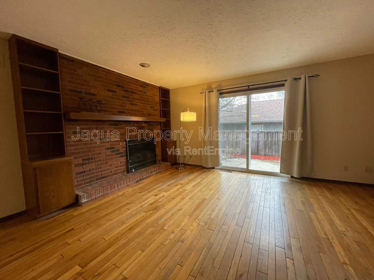 2591 Stratford Dr - Photo 2 of 17
