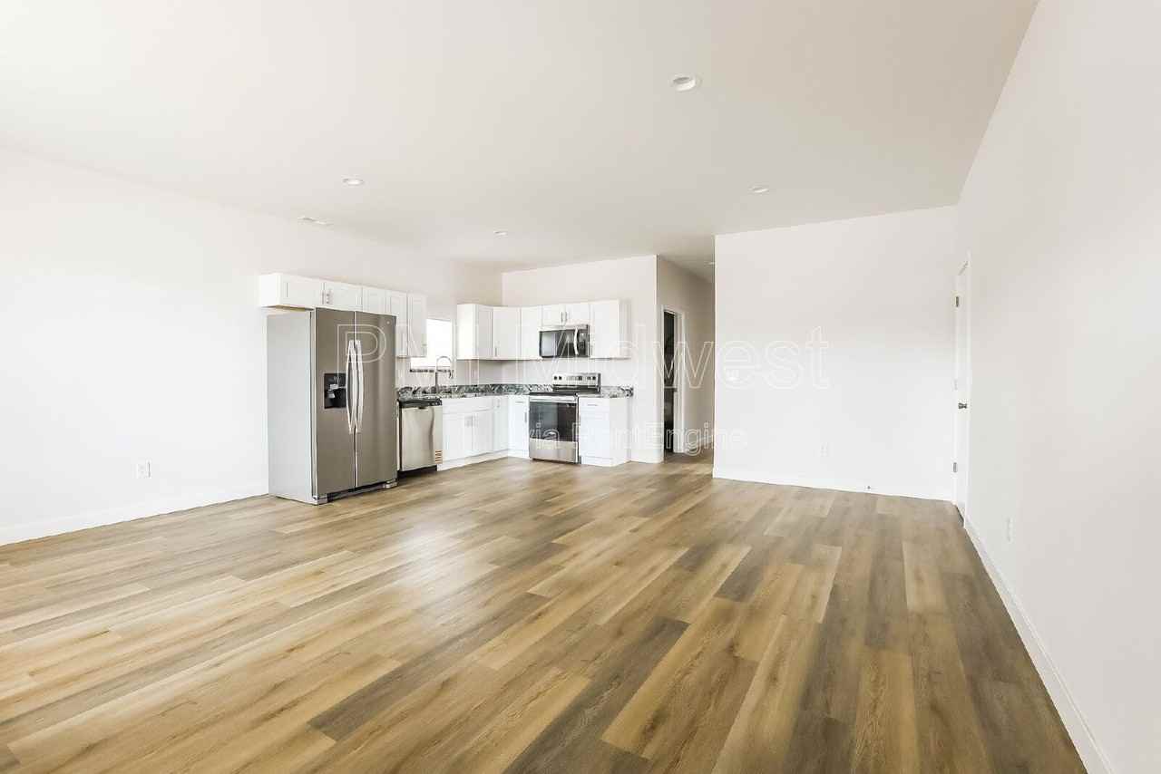 1705 Broad Ripple Ave - Photo 3 of 21