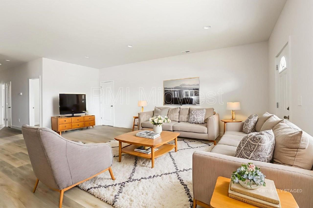 1705 Broad Ripple Ave - Photo 5 of 21