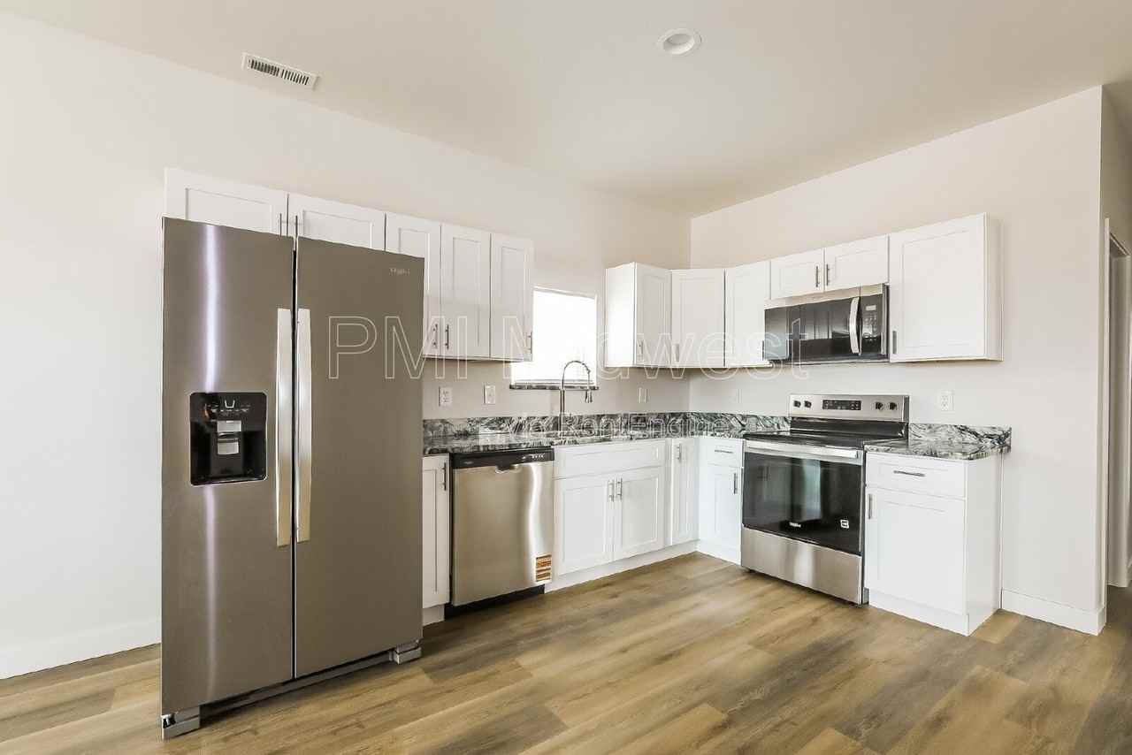 1705 Broad Ripple Ave - Photo 6 of 21