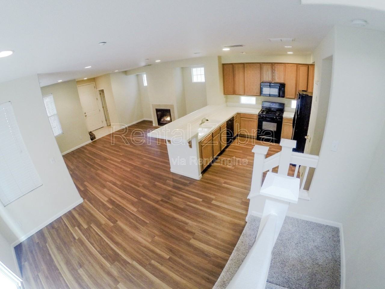 103 Pelican St - Photo 2 of 15