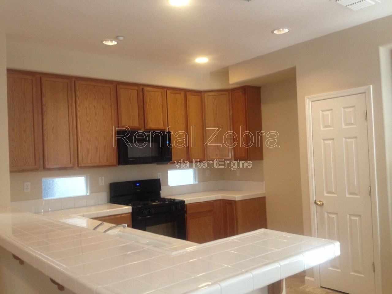 103 Pelican St - Photo 3 of 15