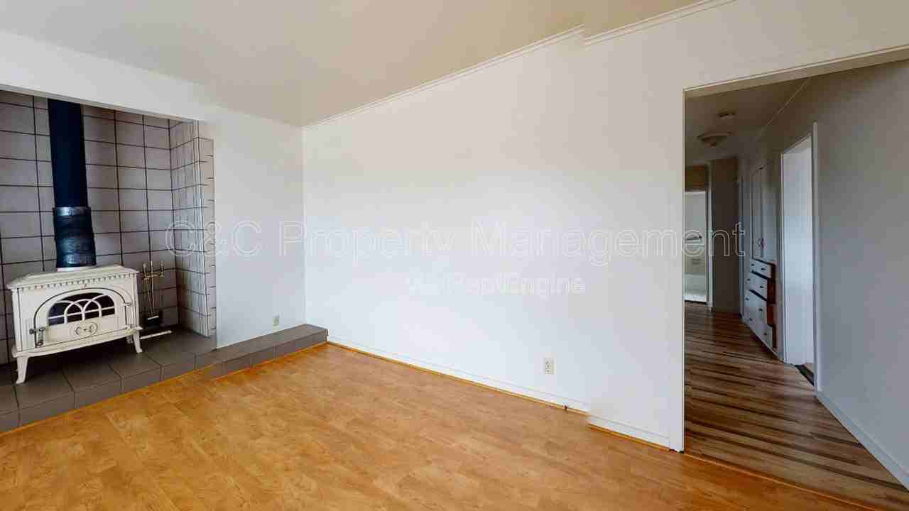 281 Pine Ave #281 - Photo 4 of 6