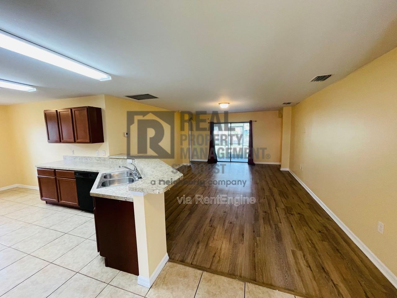 443 Shadow Lakes Dr - Photo 7 of 20