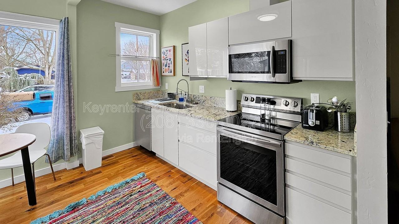 1318 N 11th St #1318N11th - Photo 6 of 13