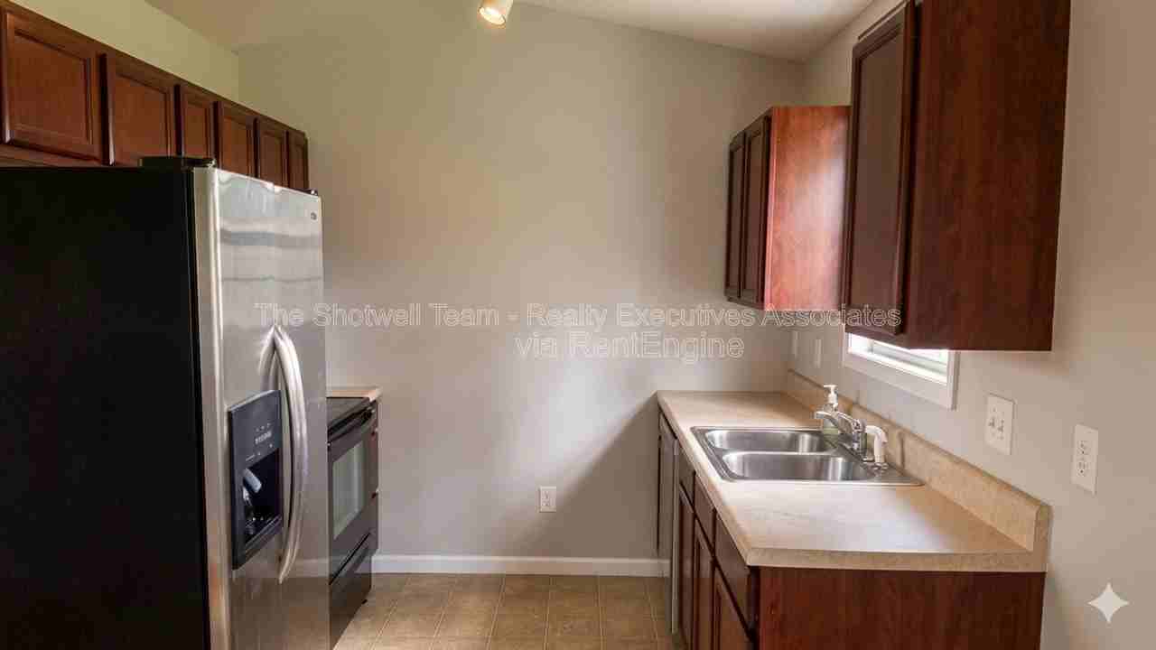 6017 Friendship Ln - Photo 5 of 14