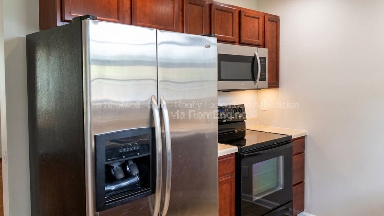 6017 Friendship Ln - Photo 6 of 14