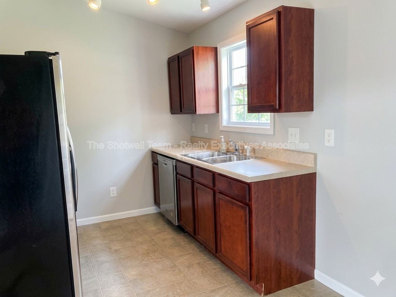 6017 Friendship Ln - Photo 7 of 14