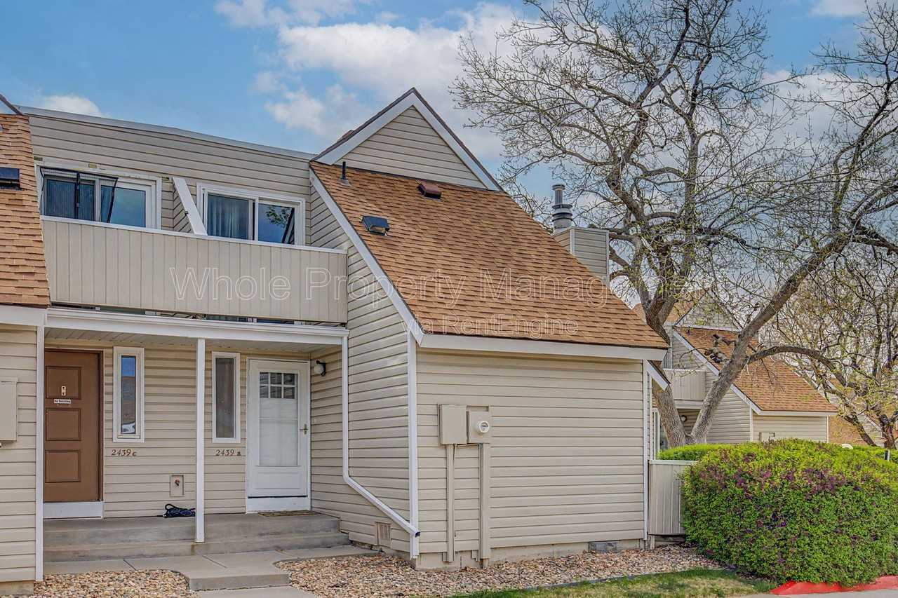 2439 S Xanadu Way #B - Photo 7 of 34