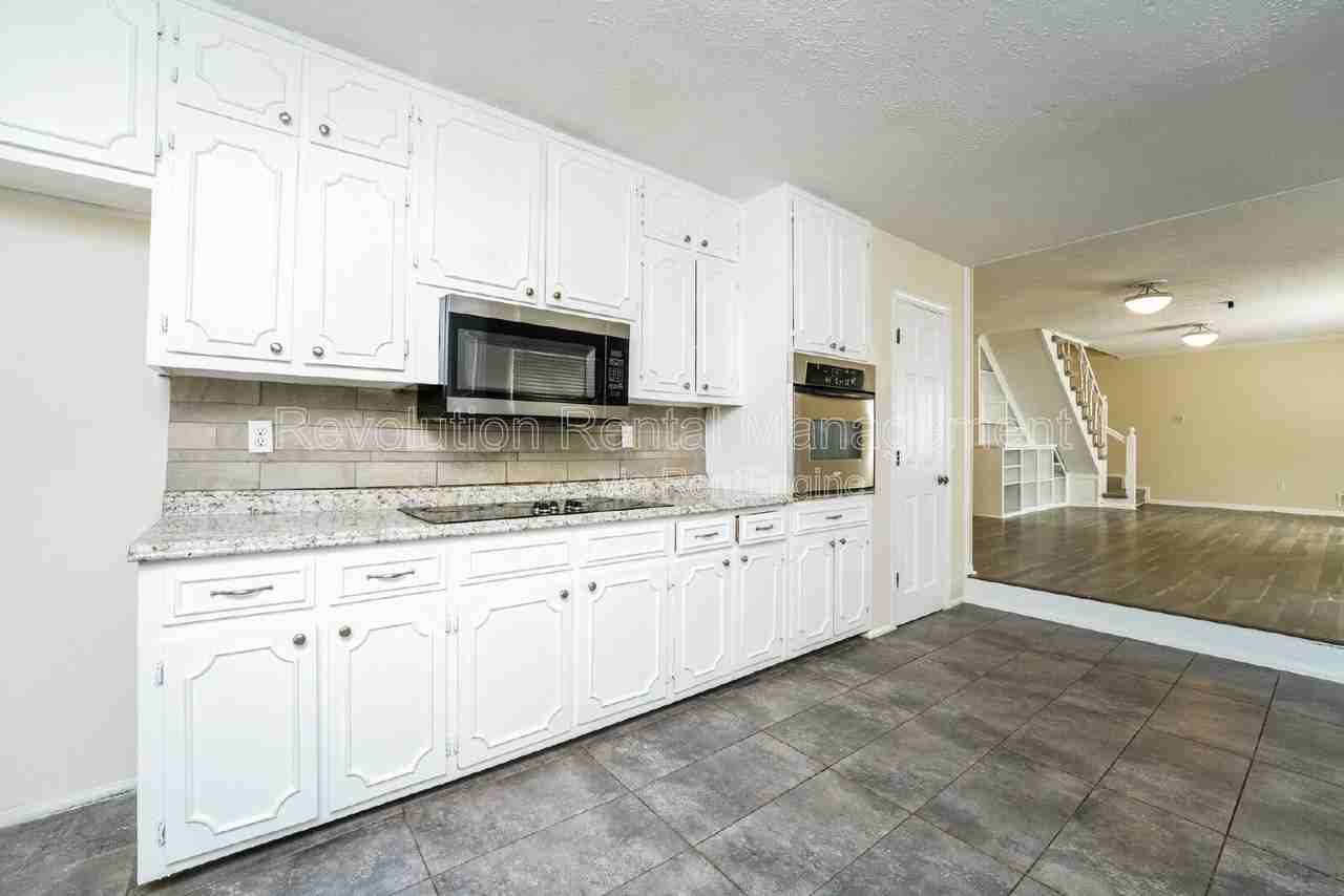 440 Ohern Ct - Photo 7 of 18