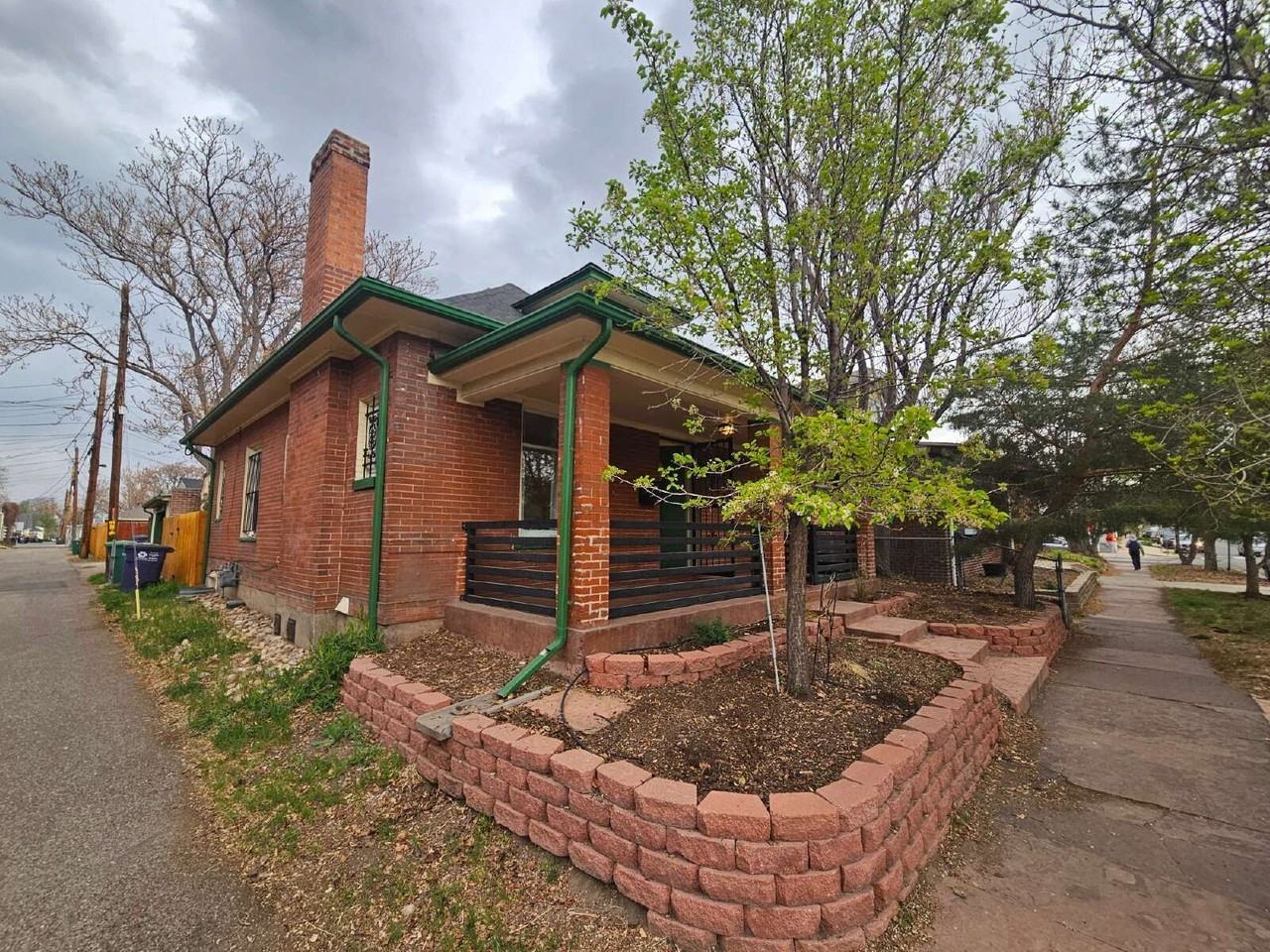 719 W 1st Ave - Photo 2 of 21