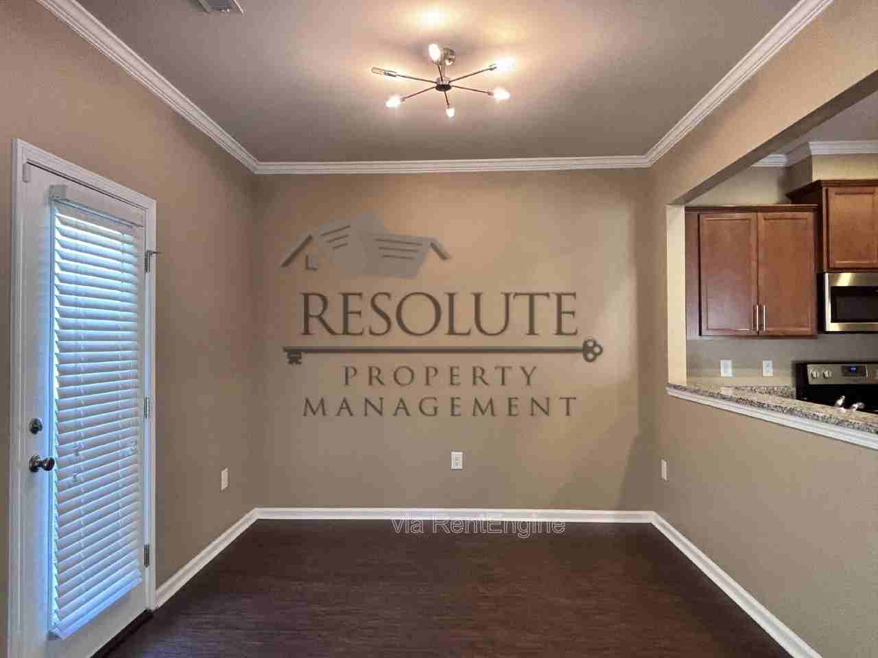 240 Lynchwick Ln - Photo 4 of 18