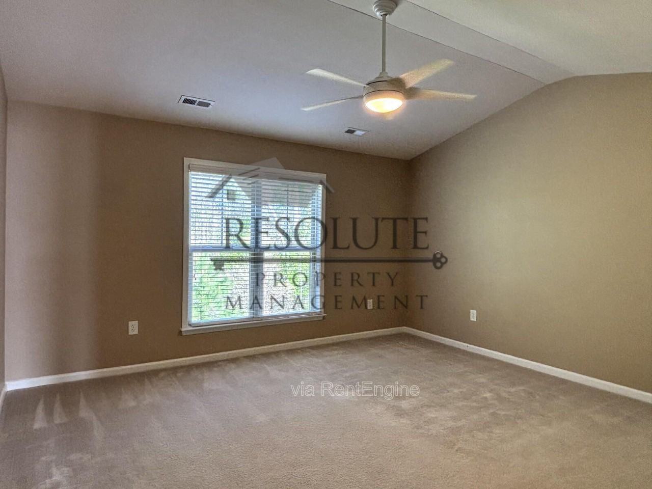 240 Lynchwick Ln - Photo 6 of 18