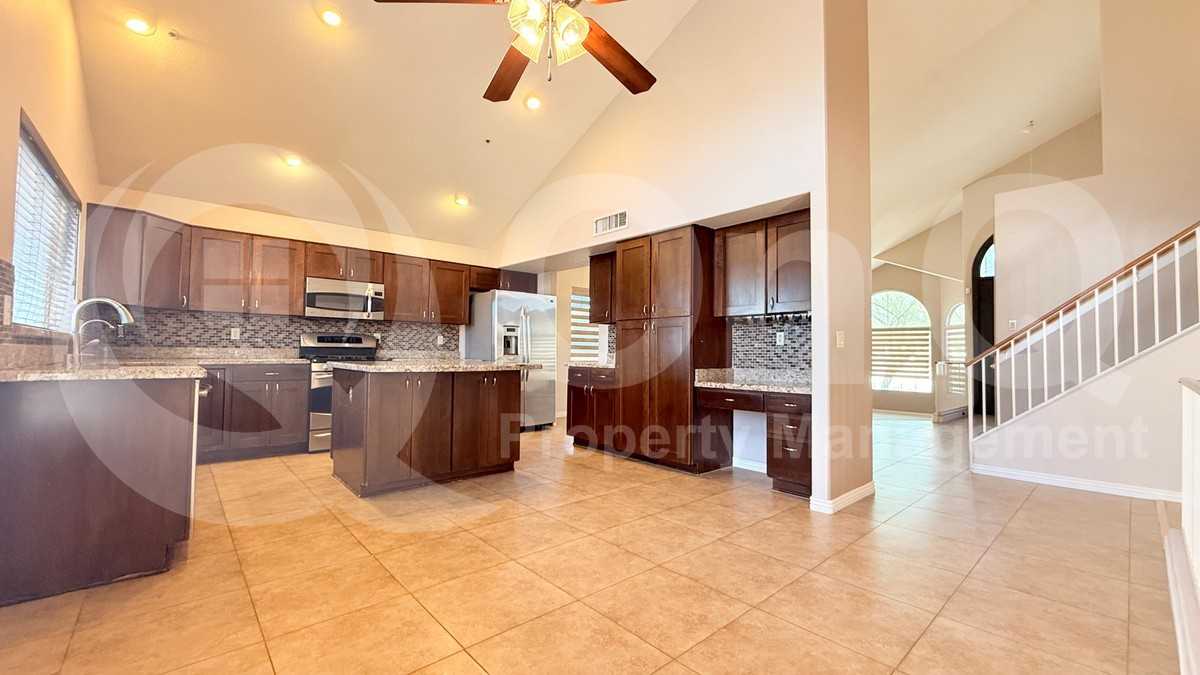 9405 E Presidio Rd - Photo 3 of 42