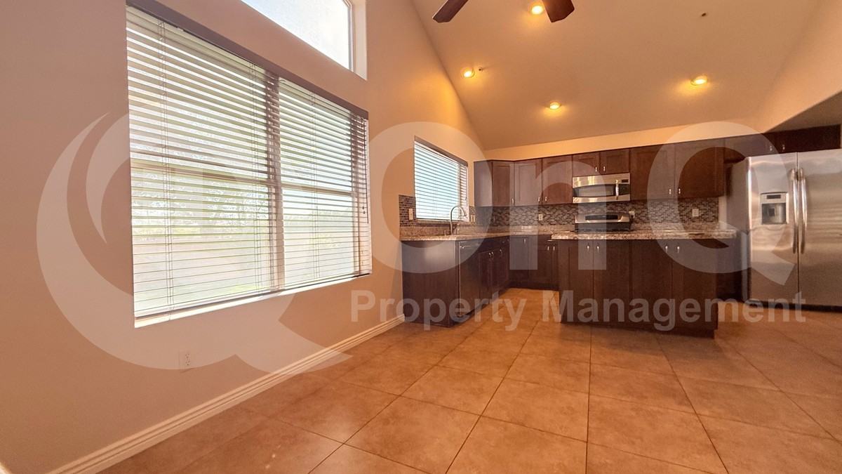 9405 E Presidio Rd - Photo 6 of 42