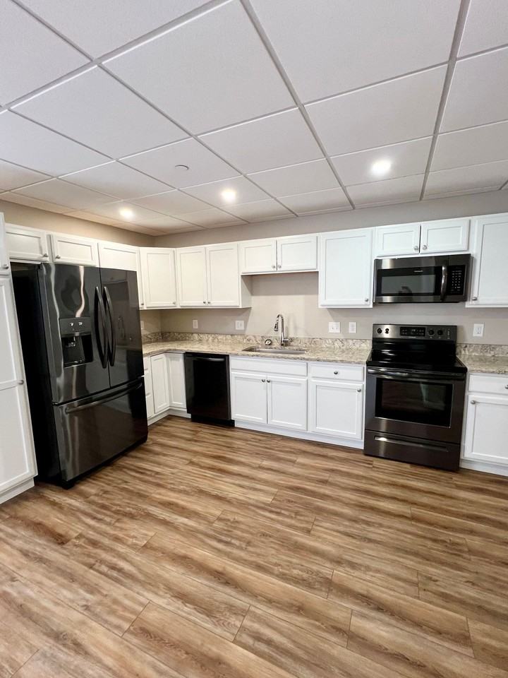 111 Church St #6 - Photo 2 of 24