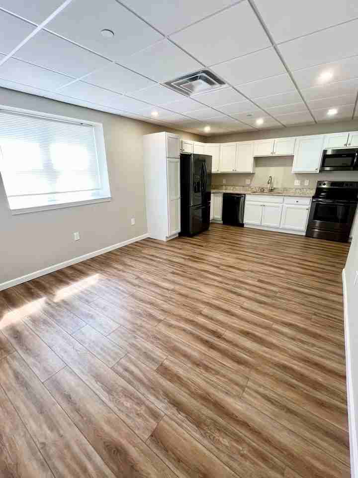 111 Church St #6 - Photo 3 of 24