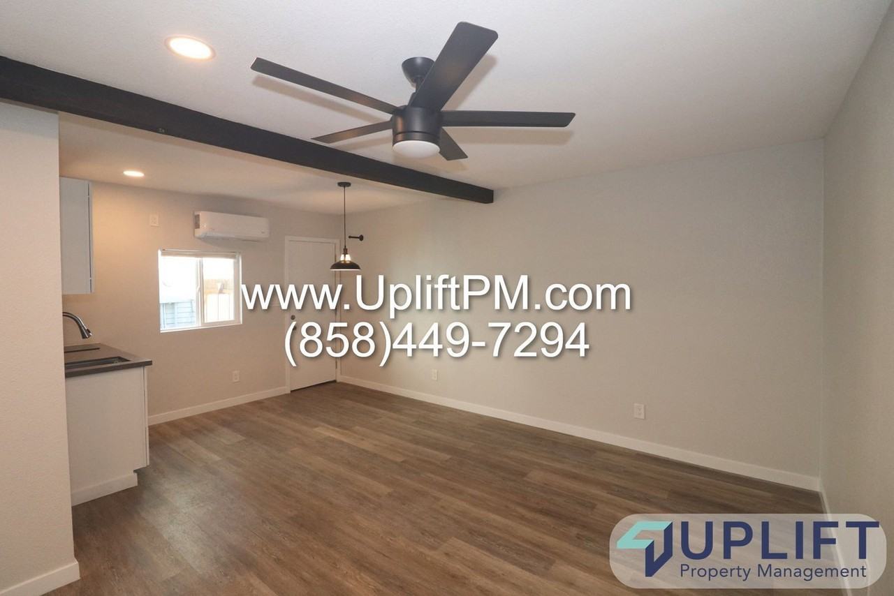 4749 35th St - Photo 5 of 12