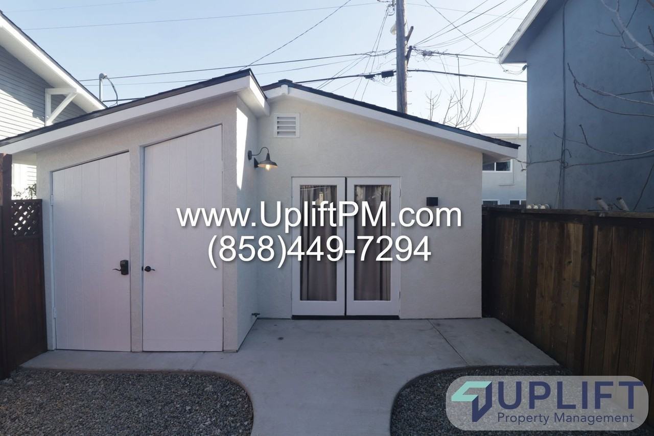 4749 35th St - Photo 2 of 12