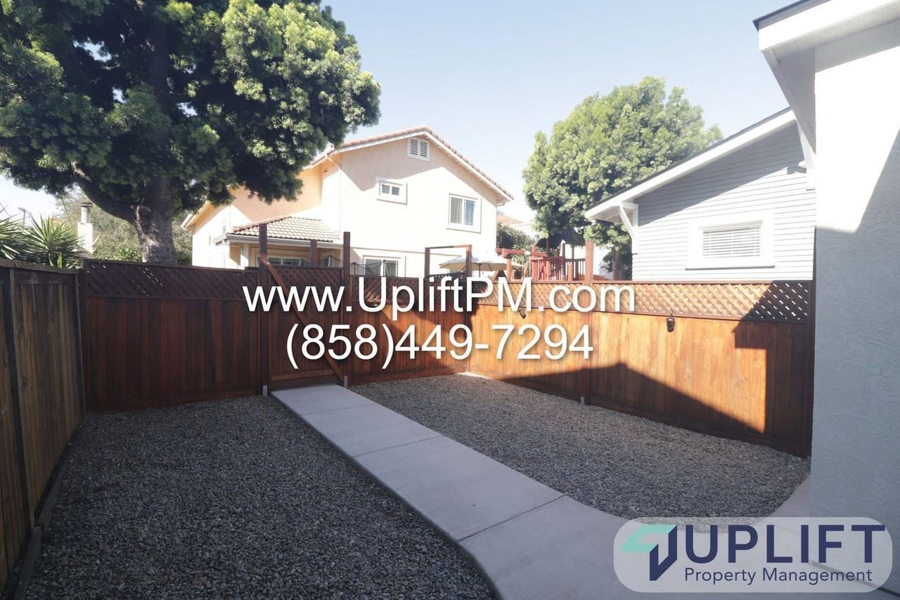 4749 35th St - Photo 3 of 12