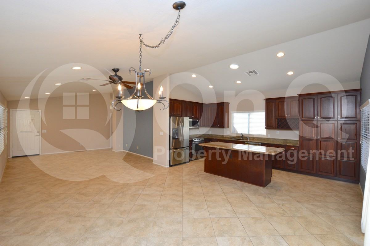 4734 E Charleston Ave - Photo 5 of 23