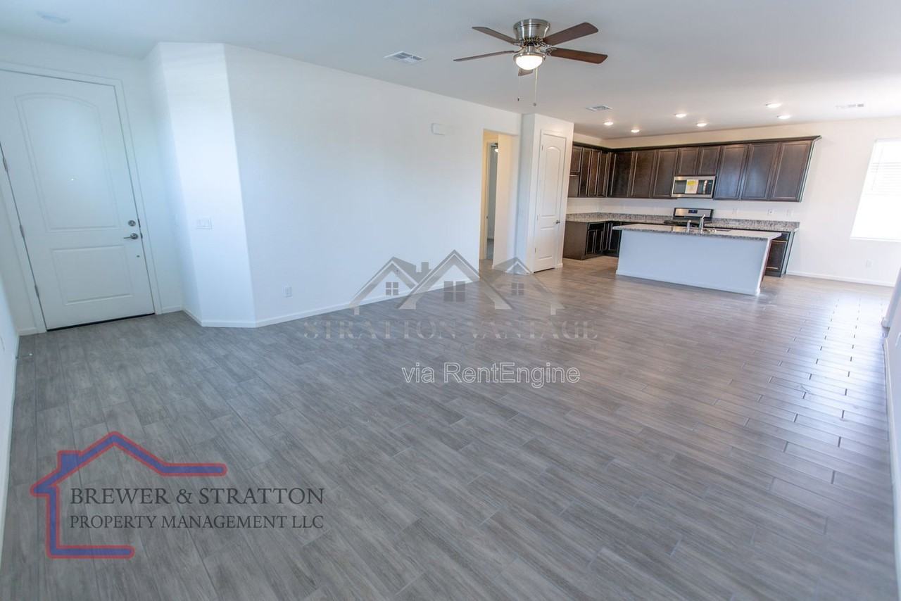 827 W Nova Pl - Photo 5 of 33