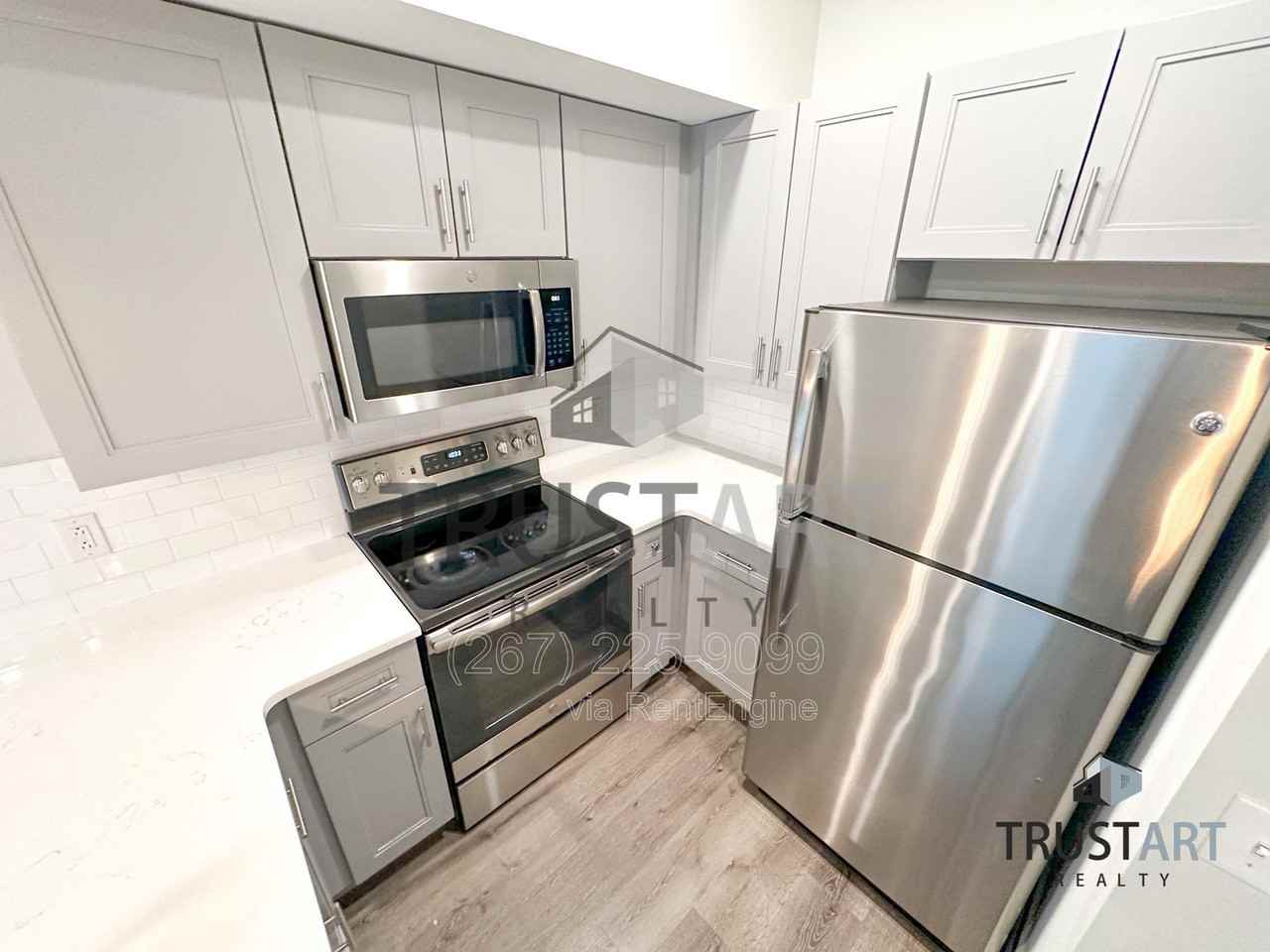 2127 N Front St #2 - Photo 3 of 14