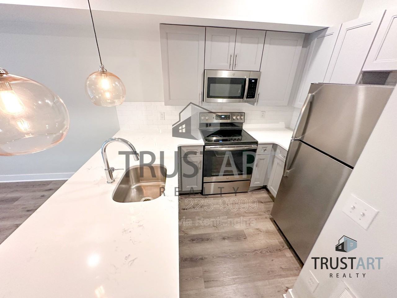 2127 N Front St #2 - Photo 4 of 14