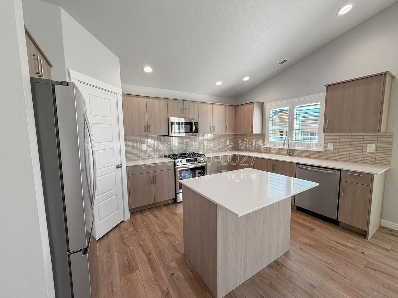 2415 N Silver Wolf Pl - Photo 7 of 20