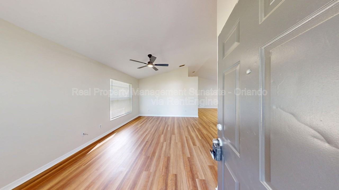 9719 Red Clover Ave - Photo 3 of 20