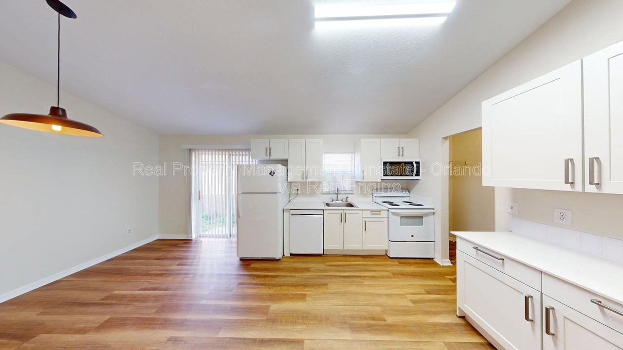 9719 Red Clover Ave - Photo 6 of 20