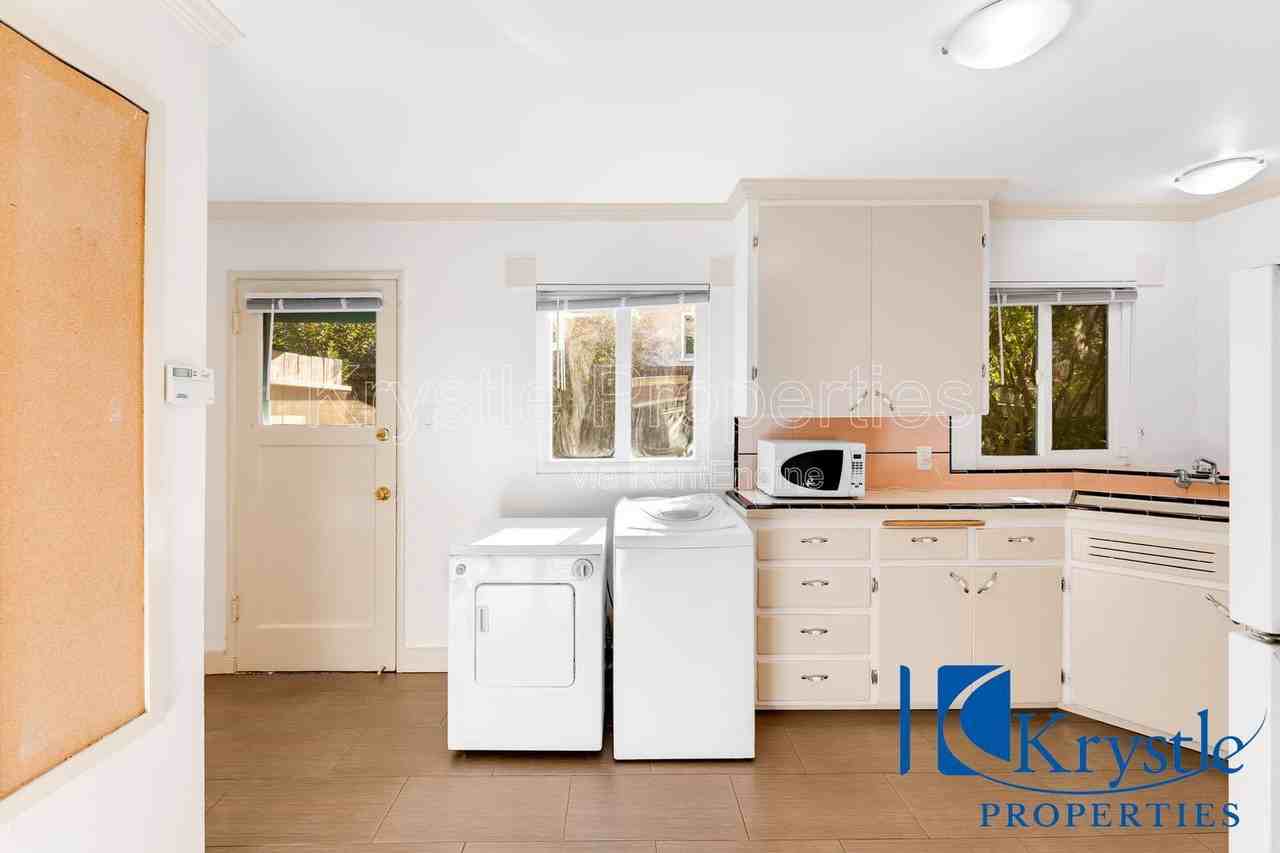 155 W I St #3 - Photo 3 of 16