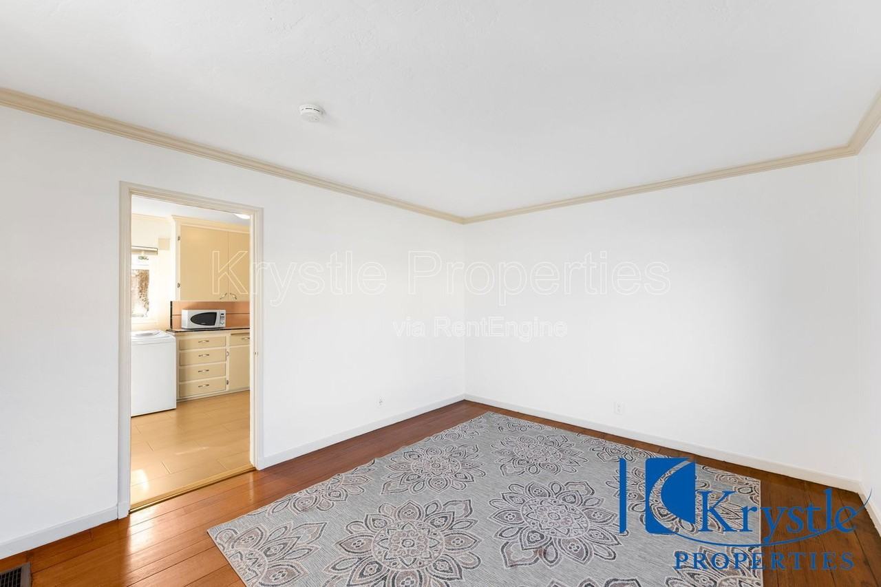 155 W I St #3 - Photo 7 of 16