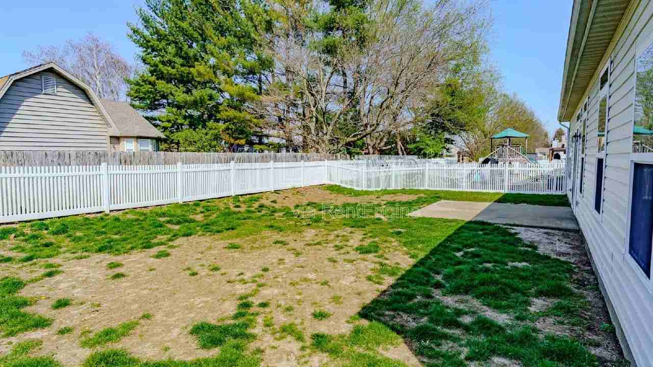 4110 Ivanhoe St - Photo 7 of 38