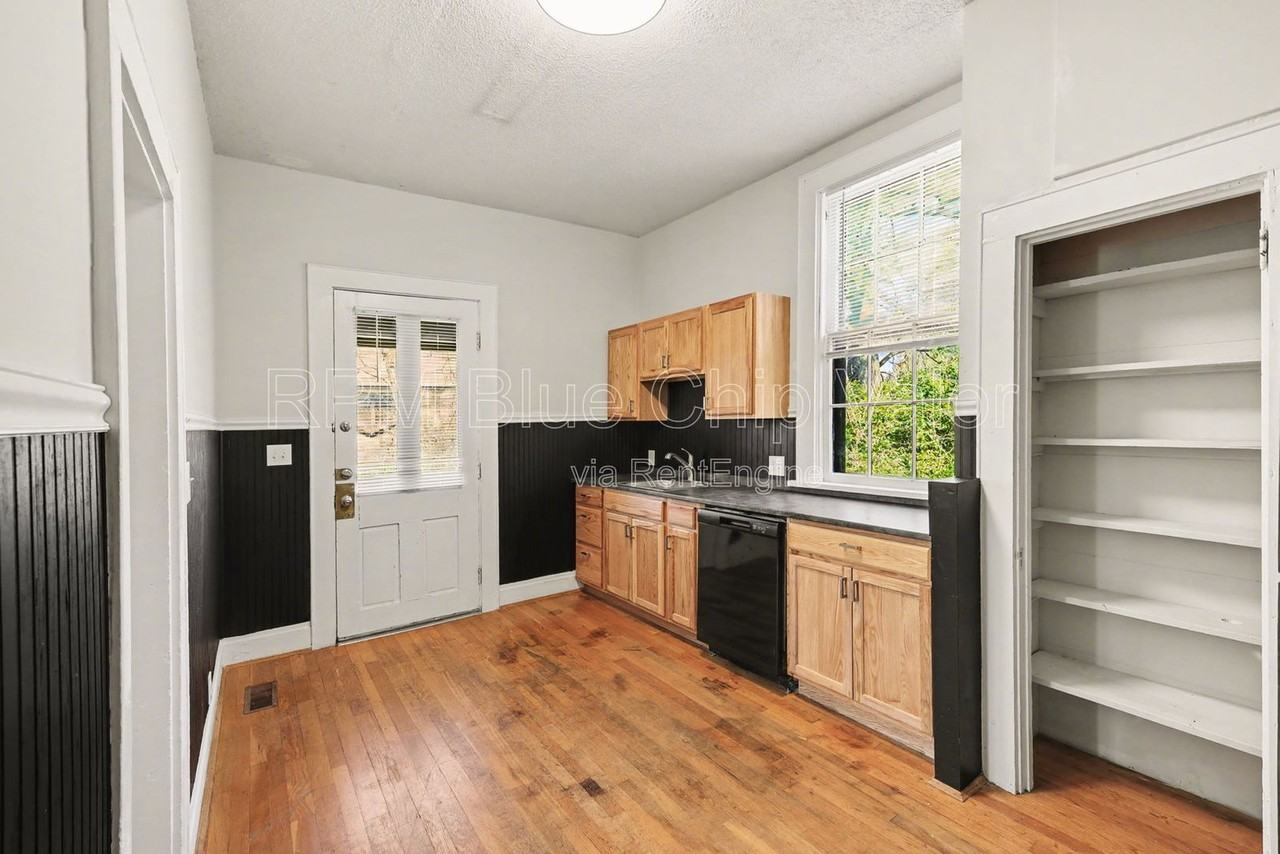 2220 Salvador St - Photo 3 of 24