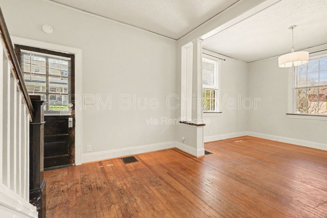 2220 Salvador St - Photo 4 of 24