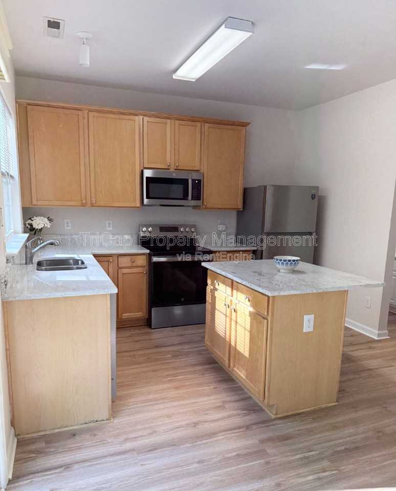 308 Willingham Rd - Photo 4 of 10