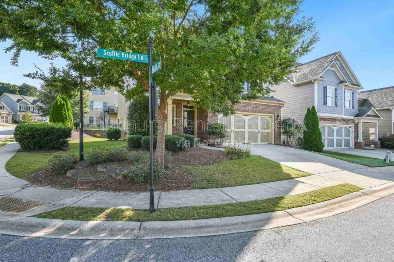 8270 Scuffle Bridge Ln - Photo 3 of 31