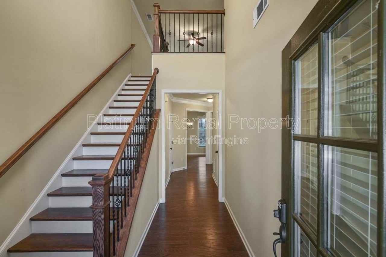 8270 Scuffle Bridge Ln - Photo 5 of 31