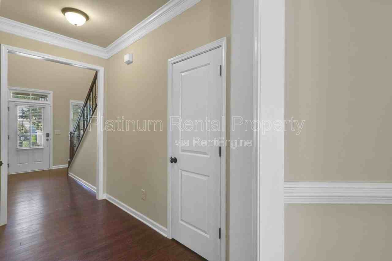 8270 Scuffle Bridge Ln - Photo 6 of 31