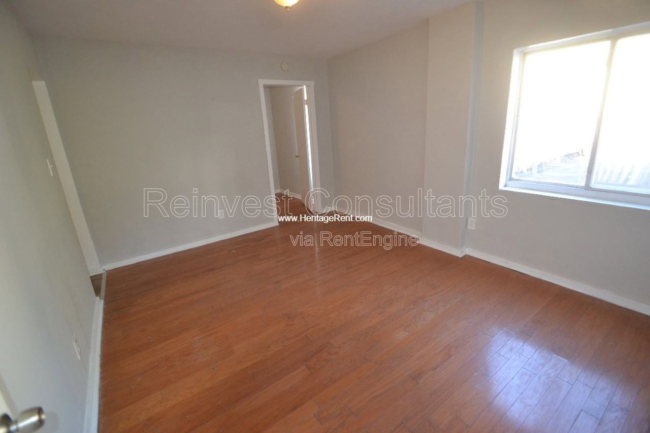 1788 Carll St - Photo 7 of 8