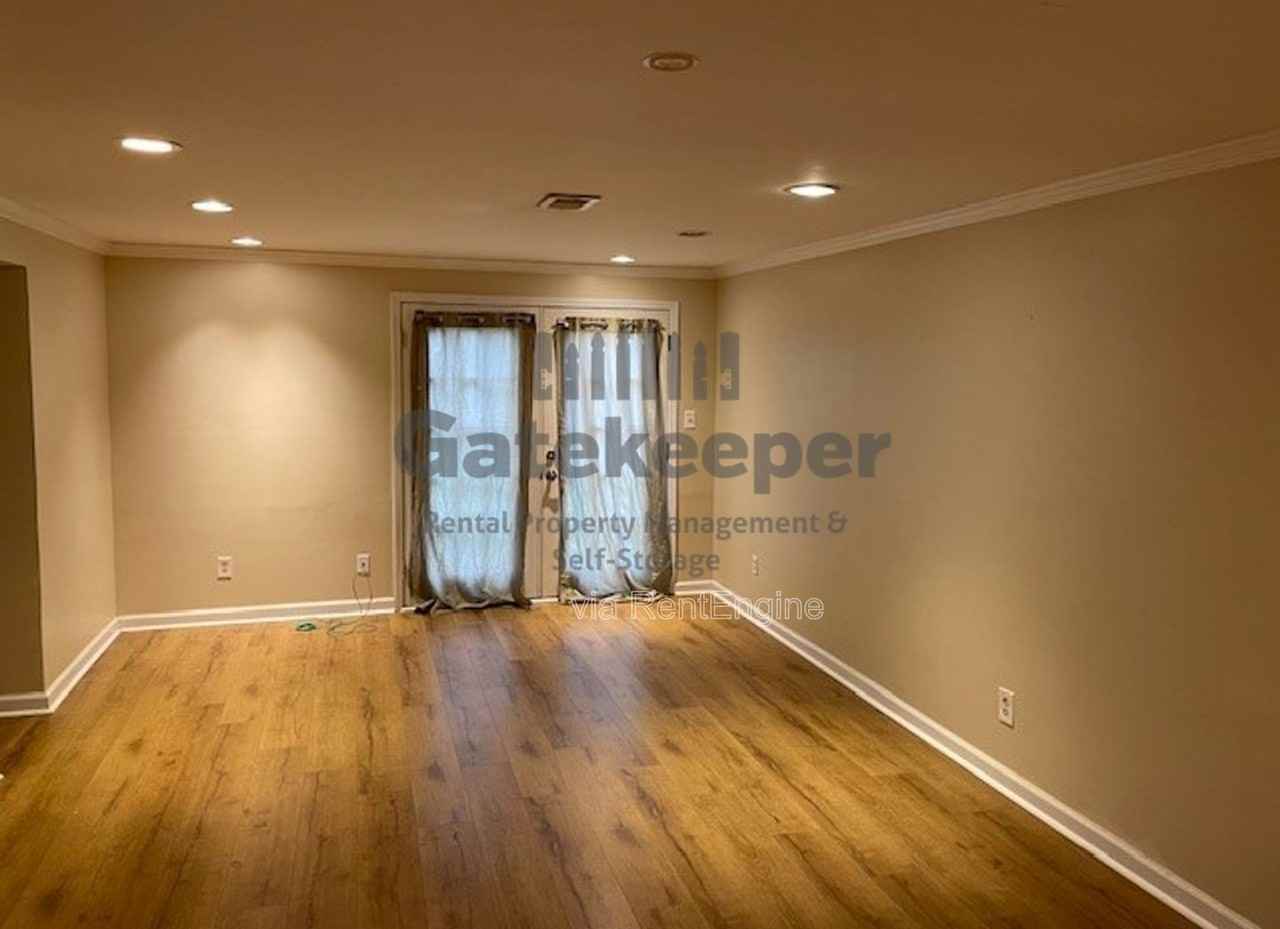 102 Cypress Ct - Photo 2 of 13